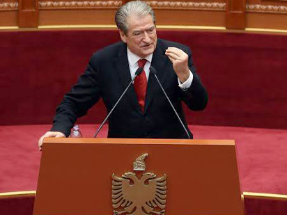 sali_berisha_fjalim_parlament_657.jpg