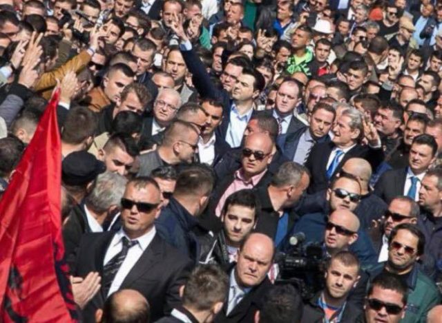 sali_berisha_lulzim_basha_proteste1_42364.jpg