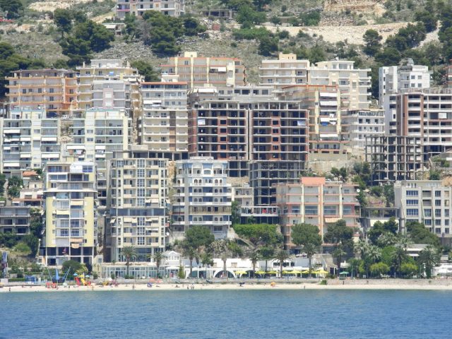 Revista Monitor tregon çmimet, sa u rritën këtë vit apartamentet në bregdet, nuk ishte menduar për këtë vit krize
