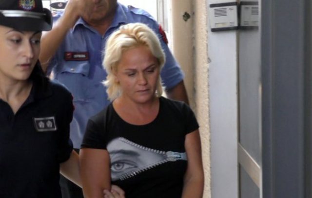 “Lutja” e Selvies: Mos e shtyni vajzën të denoncojë, historia do harrohet