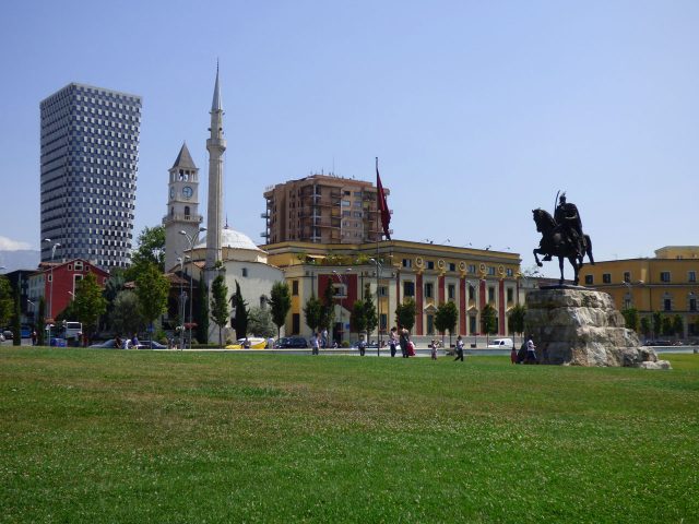 sheshi_skenderbej_tirana_23077.jpg
