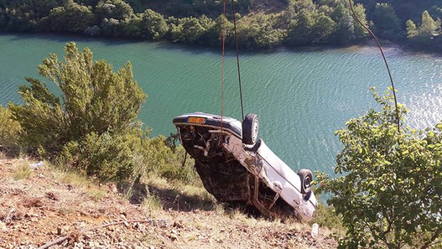 DYSHIMET/ Shkopeti një varrezë ujore kufomash njerëzish