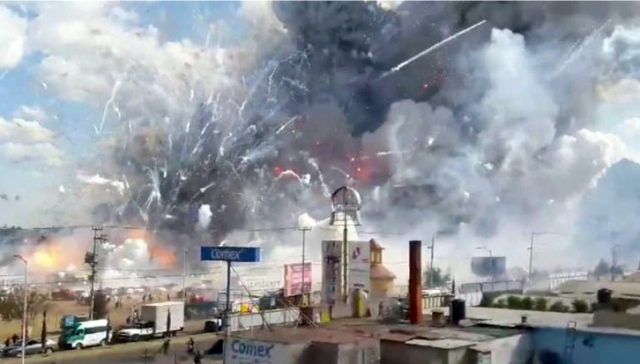 VIDEO/ Shpërthim në një treg fishekzjarrësh, 31 të vdekur dhe dhjetëra të plagosur