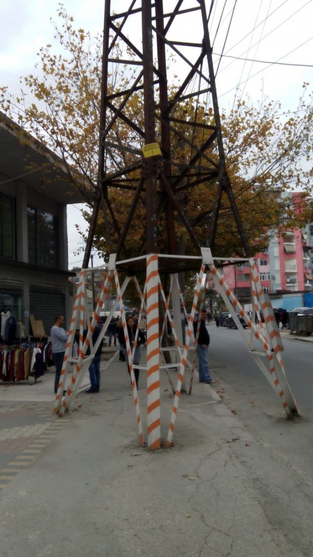 Rruga Don Bosko, që sot pa simbolin e saj