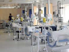 Peshkopi, helmim masiv, 100 persona në spital, 50 janë fëmijë