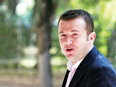 Taulant Balla imituesi i keq i Edi Ramës, bën të paditurin me dëshirë