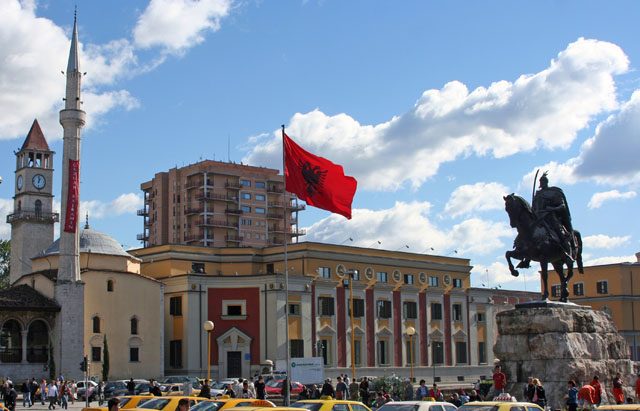 tirane_bashkia_145.jpg