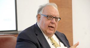 Ish-zëvendëskryeministri grek, Pangalos: Jemi bërë si Shqipëria, por pa Enver Hoxhën