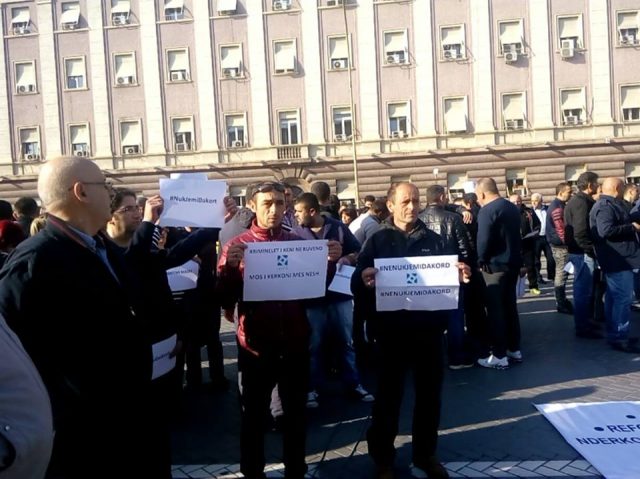 Tregëtarët në protestë: Jo masa shtërnguese për biznesin, të ndalet furia e tatimorëve