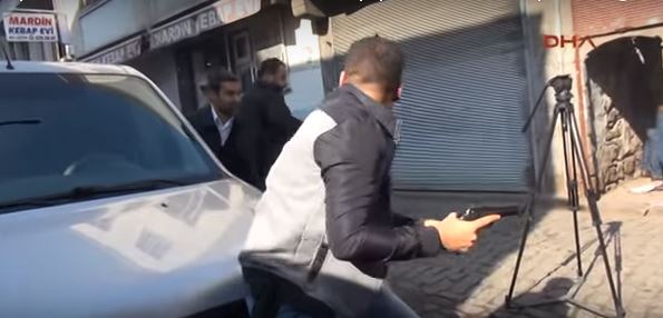 VIDEO/ Vrasja e avokatit kurd në një qytet turk