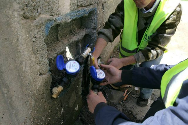 Qeveria nis arrestimet per ujin, ja ku u bene ndalimet e para