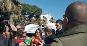 FOTO/ Durrës, betonizohet Torra Veneciane, qytetarët në protestë