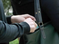 Berat, sapo doli nga banka 52-vjeçarja, i grabitin çantën me 800 mijë lekë