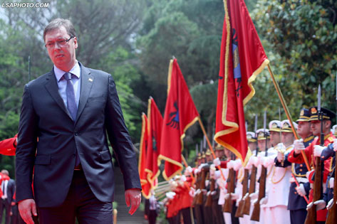 vucic_me_flamuj_shqiptare_8525.jpg