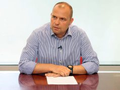 Manjani i LSI-së i përgjigjet Blushit: Zbrit në botën reale, kaq mundësi ka Shqipëria