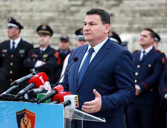 Haki Cako, me drejtues policie