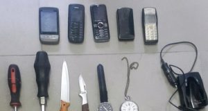 EMRI & FOTO/ Durrës, prangoset 31-vjeçari, i gjendet një arsenal “armësh” për kryerje veprash penale