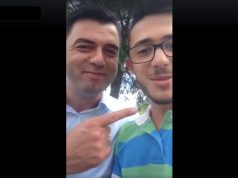 VIDEO/ Basha video selfie me një të ri në Elbasan, ja mesazhi që përcjellin