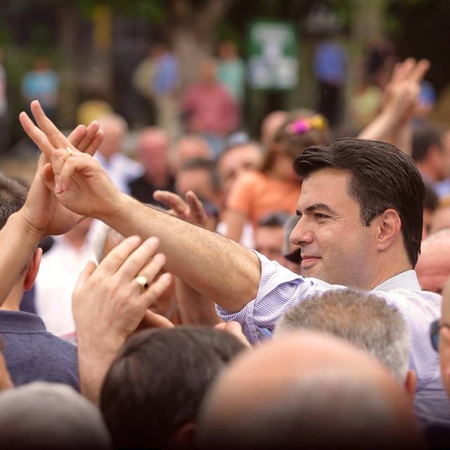 lulzim basha vetem me disa duar