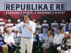 Shqipëria ka një mij halle, Rama vizaton flutura