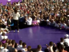 VIDEO/ Si tentoi Rama t’i marrë fletën e fjalimit kandidatit për deputet