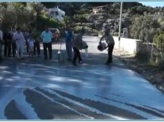 Borsh, proteste me bidonat e qumeshtit