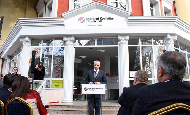 Edi rama, zyre punesimi