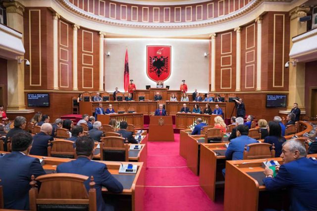 Ilir Meta, seanca e betimit si president ne Kuvend