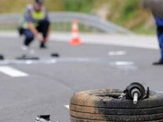 Burrel-Klos, aksident automobilistik, raportohen të plagosur