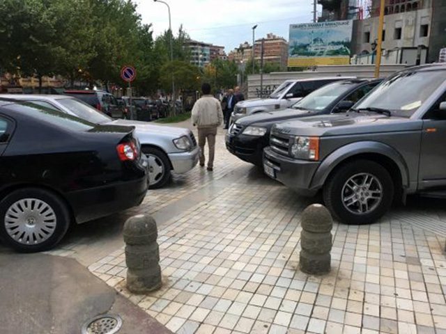 makinat e deputeteve