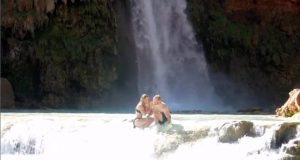 VIDEO/ Diçka ia prishi momentin magjik këtij çifti por ajo që ndodhi më pas…