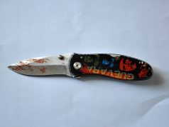 Tiranë, 32 vjeçari tenton të vrasë veten me thikë, ja gjendja e tij