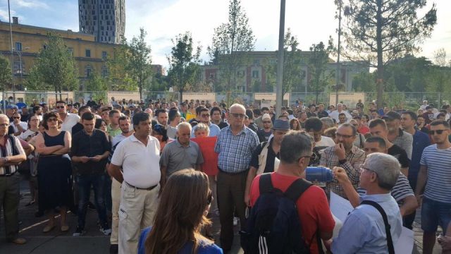 thurje protesta per ujin