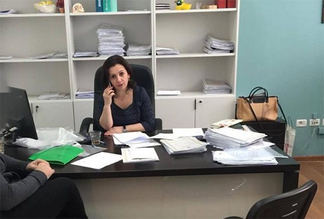 FOTO & EMRI/ Pas “lutjes” së kryeministrit, jep dorëheqjen Regjistruesja e Tiranës