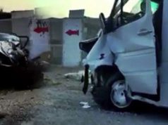 VIDEO/ Pamje nga aksidenti i ndodhur në Thumanë, si u shkatërrua furgoni