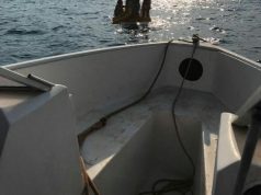 FOTO/ Katër turistë mbetën në mes të detit Jon, ja si I shpëton policia kufitare