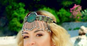 Këngëtarja e njohur Poni shpjegon djegien e pallatit në Vlorë