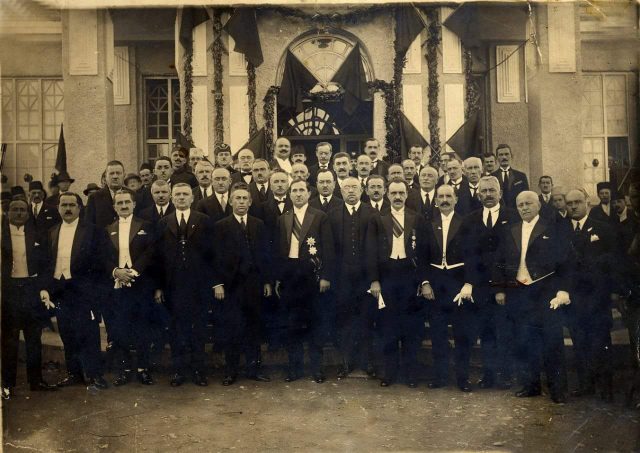 EMRAT/ Deputetët më të vjetër që kanë çelur mbledhjet e para të parlamentit shqiptar