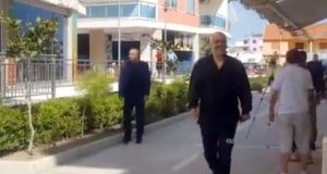 FOTO LAJM/ Edi Rama ne mbledhjen informale të qeverisë…, me veshje informale