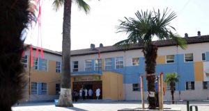 Fier, “arratisen” për azil, 1700 nxënës më pak në shkolla