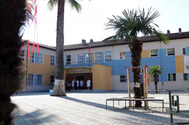 Fier, shkolla Andon Xoxa