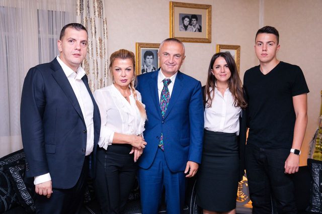 Ilir Meta, familja Azem hajdarit