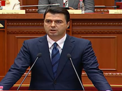 Basha flet nga “ngujimi” në Kuvend: Mazhoranca standard diktatorial, opozita qëndresë me çdo formë dhe mjet demokratik