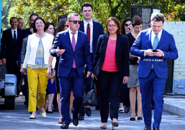 Lulzim BAsha grupi parlamentar i PD shkojne ne Kuvend