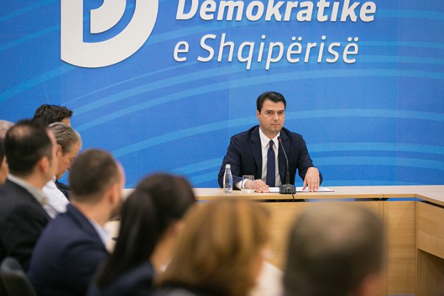 Lulzim Basha mbledhje grupi ri parlamentar