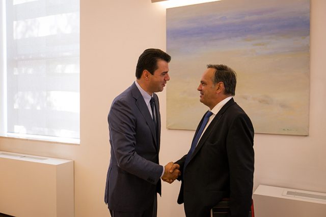 Lulzim basha - Knut Flekenstein