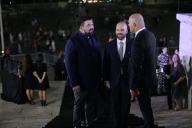 auto_21552235_10210200626635426_1316105408_n-300x2001505027266