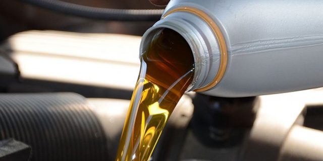 auto_oil-11504254403