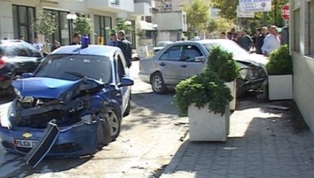 policia-makina-e-perplasur