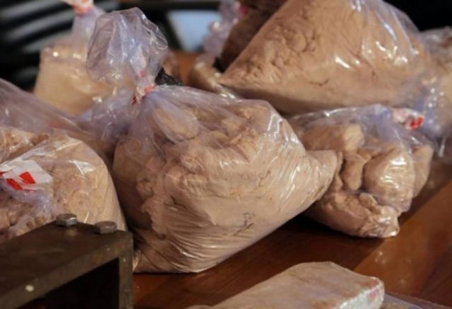 Sekuestrohet 10 kg drogë në Tiranë, në pranga 5 persona